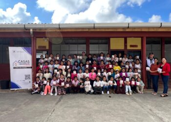 Alta Verapaz: Entregan gratis a niños de Cobán libros del Premio Nobel Miguel Ángel Asturias