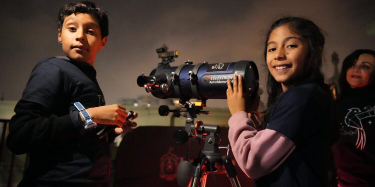 Ministerio de Cultura y Deportes abre el parque Erick Barrondo para Noche de las Estrellas 2025