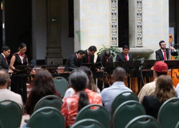 La Marimba de Bellas Artes da la bienvenida a la Navidad en el Palacio Nacional de la Cultura
