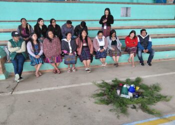 Taller sobre el valor cultural del fuego reúne a 21 maestros en Santo Domingo Xenacoj