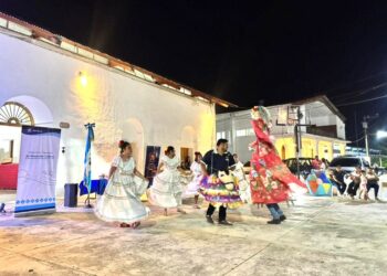 Festival de Danzas Tradicionales fortalece la identidad comunitaria en Flores, Petén