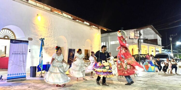 Festival de Danzas Tradicionales fortalece la identidad comunitaria en Flores, Petén