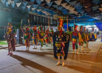Descentralización Cultural: El Ballet Moderno y Folklórico cautiva a más de 1,500 personas en Petén