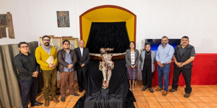 CEREBIEM entrega oficialmente el Cristo Crucificado del Siglo XVII tras una minuciosa restauración