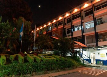 Iluminados de naranja en apoyo a la eliminación de la violencia contra la mujer