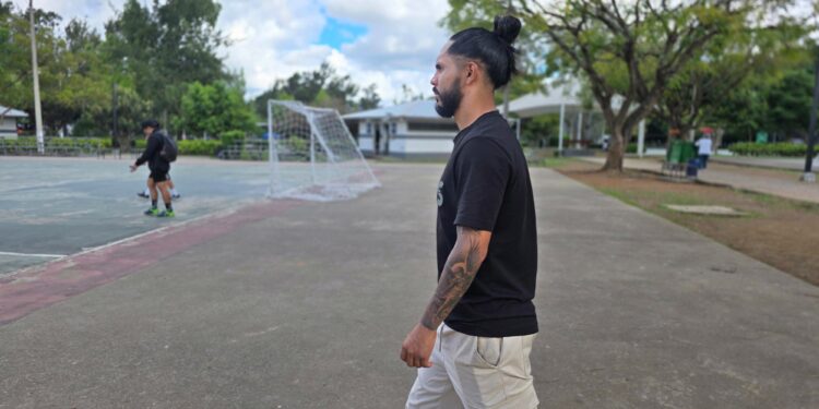 El seleccionado nacional José Morales visita Campo Marte y comparte con los usuarios