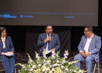 Conversatorio destaca urgencia de modernizar normativa de contrataciones públicas