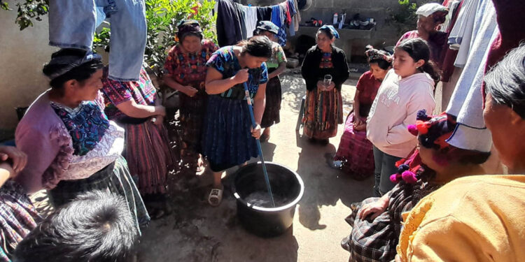 Capacitan a familias rurales de Quetzaltenango