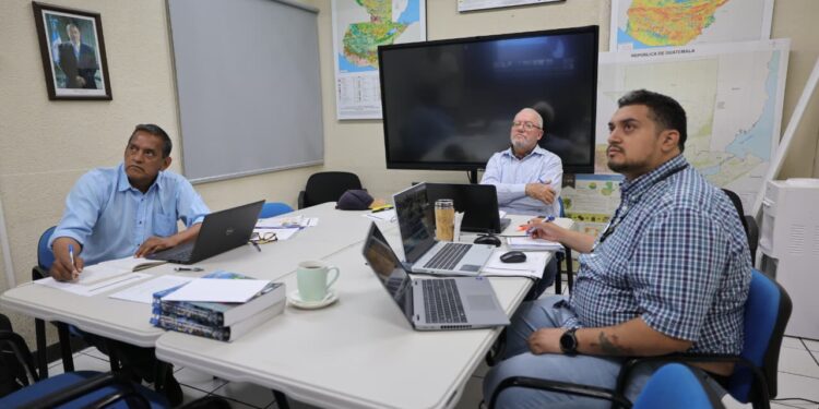 Fortalecen capacidades de equipos técnicos para la aplicación del sistema Keyline