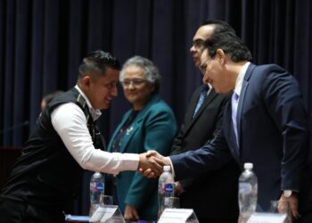 Fortalecen capacidades institucionales para combatir la delincuencia financiera