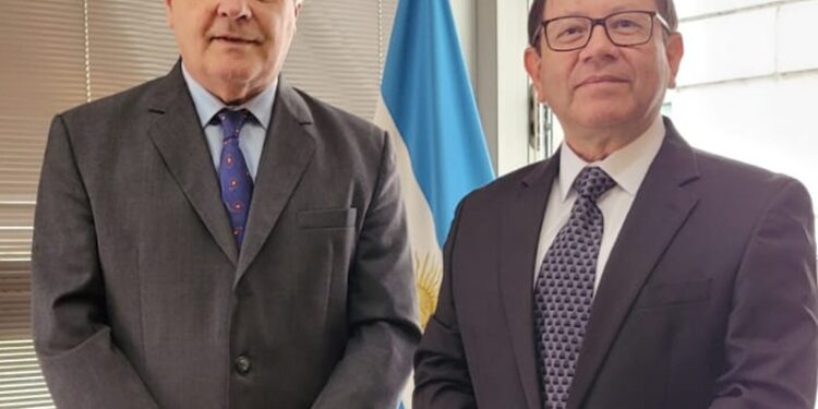 Guatemala y Argentina refuerzan cooperación académica en formación diplomática