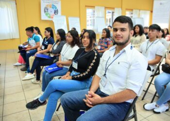 Jóvenes servidores cívicos impulsan el extensionismo rural y apoyan a miles de familias