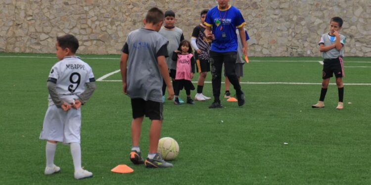 Vecinos de Palencia expresan su satisfacción tras la apertura del Parque Deportivo y Recreativo Los Mixcos en Palencia