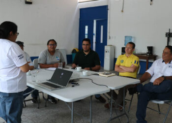 Presentan avances del estudio de la población del pez blanco en el lago Petén Itzá