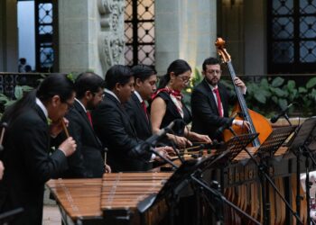“Felices Fiestas”: La Marimba de Concierto de Bellas Artes festeja la Navidad con un concierto de Gala