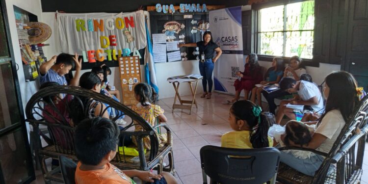 MCD impulsa la revitalización del idioma maya Itza’ a través de taller de cortesía en Petén