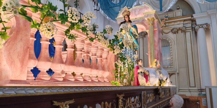 Devotos celebraron el tradicional Rezado de la Inmaculada Concepción el 8 de diciembre