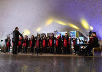 Coro Nacional de Guatemala brilla con concierto navideño en el Parque de la Industria