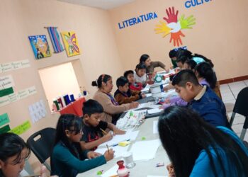 Curso de arte en San Juan Sacatepéquez fortalece la identidad cultural con dibujo y pintura