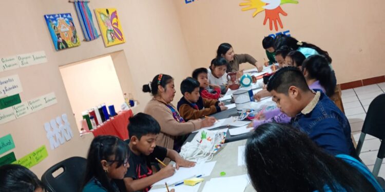 Curso de arte en San Juan Sacatepéquez fortalece la identidad cultural con dibujo y pintura