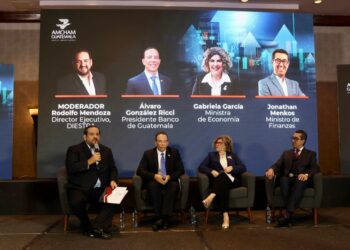 MINISTRA DE ECONOMÍA PARTICIPA EN PANEL DE AMCHAM