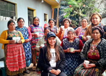 Mujeres capacitadas en empoderamiento y bienestar del hogar