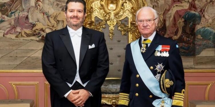 Embajador de Guatemala en Suecia presenta cartas credenciales al Rey Carlos XVI Gustavo