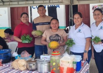 Pequeños productores participan en la primera Feria del Agricultor 2026