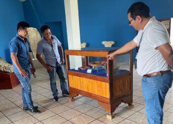 Museo Regional de Petén presenta exposición temporal sobre cántaros prehispánicos