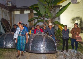 Cofradías de Rabinal reciben peroles para fortalecer la tradición culinaria Achi