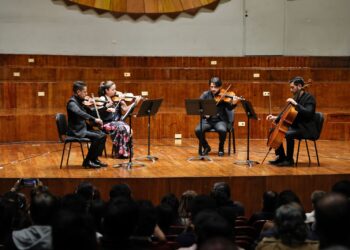 “Contrastes”: un susurro sonoro entre técnica e historia