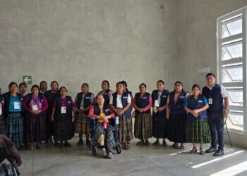 Parque de la Paz de Cobán alberga jornada de capacitación a comadronas de la aldea Totem