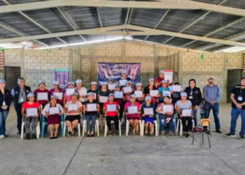 Gradúan a 30 agentes de cambio en San Carlos Alzatate para fortalecer acciones de salud, higiene y nutrición
