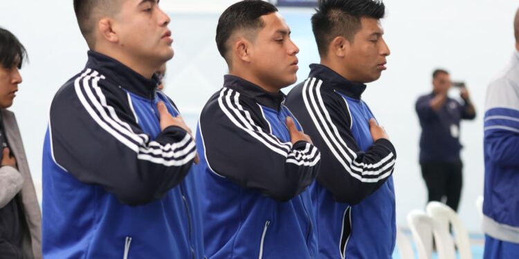 Entrenadores profesionales dirigirán las academias gratuitas del programa “Luchando por tu Barrio”