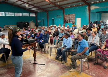 Capacitan a productores pecuarios para prevenir y controlar el Gusano Barrenador