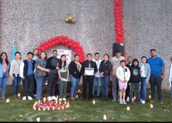 Parque de la Paz “Erick Barrondo” de Cobán celebró el Día del Cariño con emotivo concierto de piano