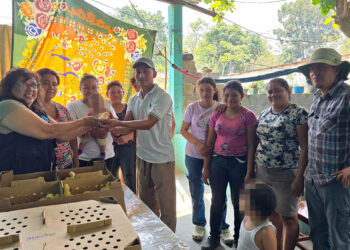 Entregan dotación de aves a CADER Juvenil