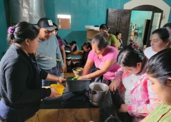 Fertilizantes agroecológicos hacen crecer las hortalizas de Chiquimula