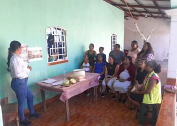 Fomentan la seguridad alimentaria en Jutiapa mediante el manejo adecuado de aves de corral