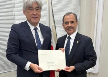 Presentación de copias de estilo del Embajador de Guatemala en Japón