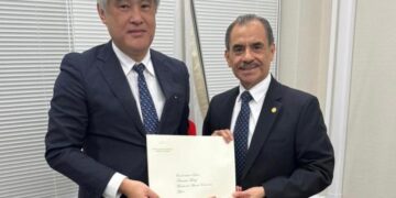 Presentación de copias de estilo del Embajador de Guatemala en Japón