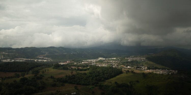 Frío intenso y calor extremo elevan riesgo para cultivos y pastizales en 294 municipios