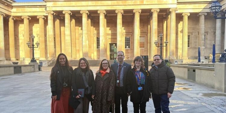 Embajada guatemalteca en Londres refuerza lazos culturales con el Museo Británico