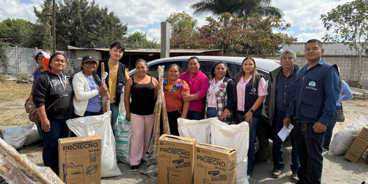 Kits productivos fortalecen el autoconsumo de familias agricultoras en Salamá