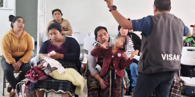 Madres encuentran apoyo y orientación para recuperar la salud de sus hijos