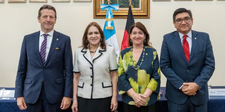 MINEX presenta al Cuerpo Diplomático la XXIII edición de FILGUA