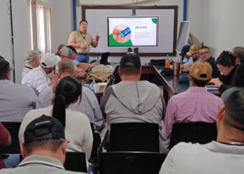 Personal de Zacapa se especializa en el Registro Único de Agricultores