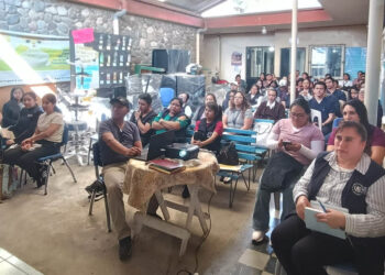 Personal de salud y líderes comunitarios capacitados para prevenir el Gusano Barrenador