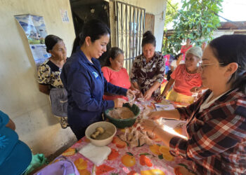 Productores de Jutiapa fortalecen su economía con talleres de alimentación avícola