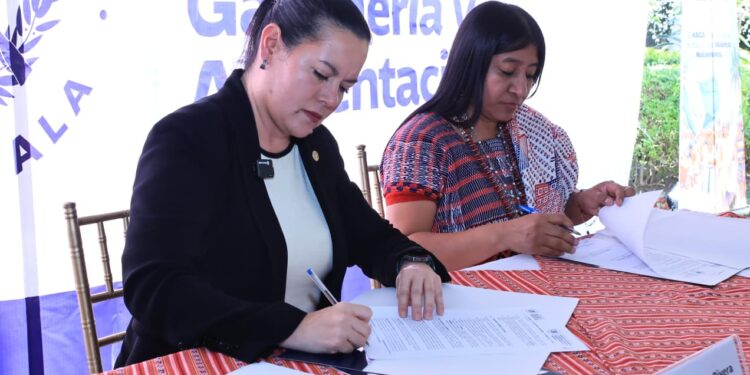 Suscriben convenio para fortalecer la inclusión y el respeto a los derechos de los Pueblos Indígenas